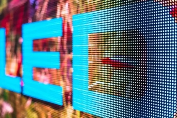 What Are the Differences Between Indoor and Outdoor LED Displays?